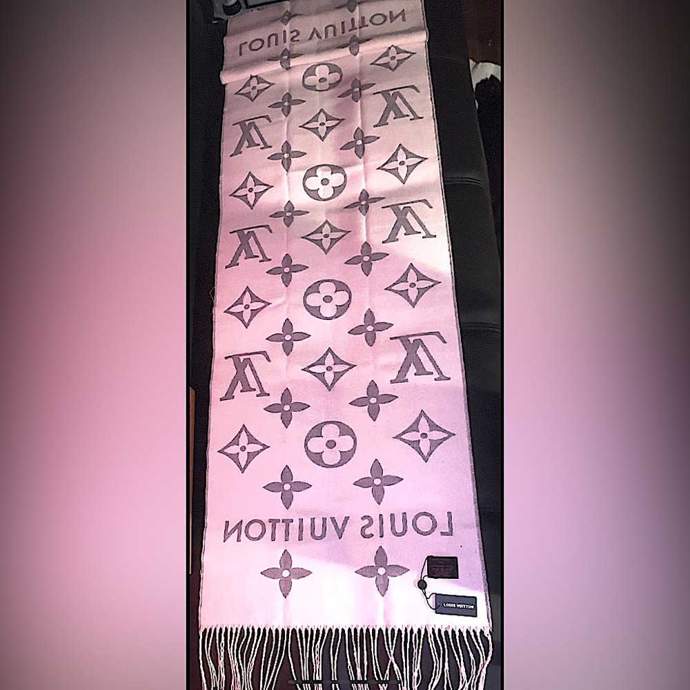 Louis Vuitton White and Gray Monogram Silk Scarf - Picture 6 of 15